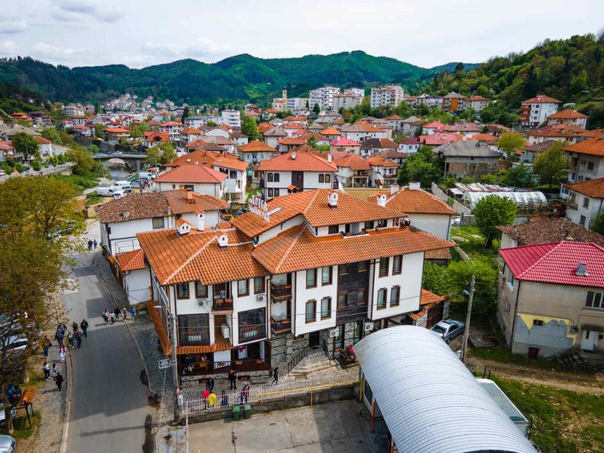 Семеен Хотел Златоград Exterior photo